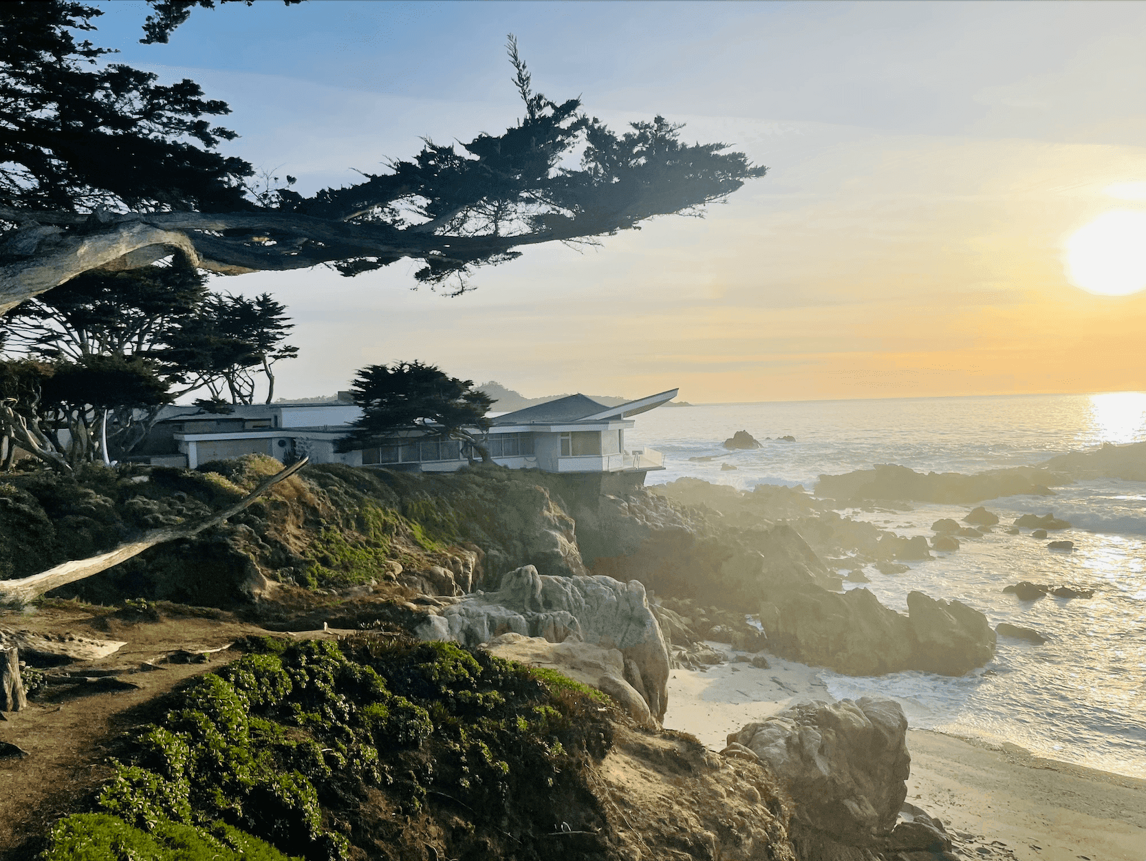 Overlook view of ocean 